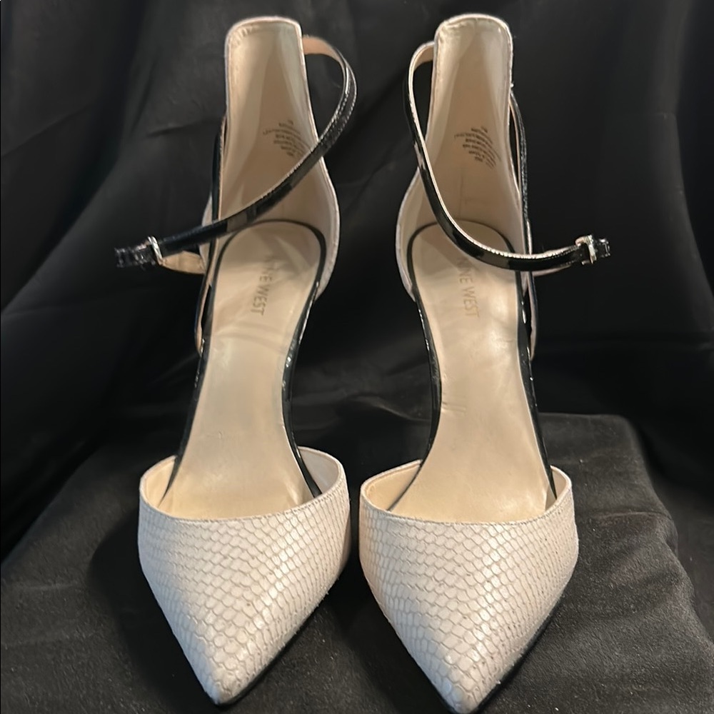 Nine West Women's Black and Cream Heels